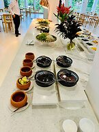 The Up Hotel Phu Quoc Island - The Poolside Escape