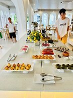 The Up Hotel Phu Quoc Island - The Poolside Escape