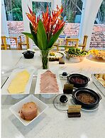 The Up Hotel Phu Quoc Island - The Poolside Escape