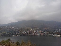 Mohini's Lake View Apartments Bhimtal