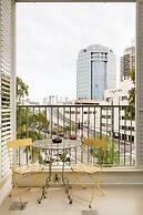 Vintage 3BR with Balcony by FeelHome