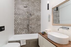 Vintage 3BR with Balcony by FeelHome