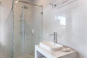 TwoSpaces Living at deRos Resort & Cafe