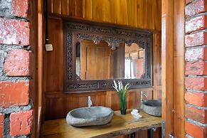 TwoSpaces Living at deRos Resort & Cafe