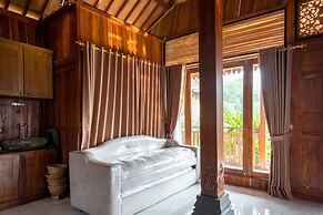 TwoSpaces Living at deRos Resort & Cafe