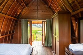 TwoSpaces Living at deRos Resort & Cafe