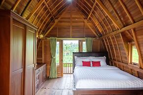 TwoSpaces Living at deRos Resort & Cafe