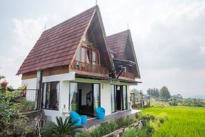 TwoSpaces Living at deRos Resort & Cafe