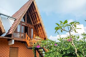 TwoSpaces Living at deRos Resort & Cafe