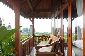 TwoSpaces Living at deRos Resort & Cafe