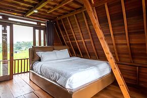 TwoSpaces Living at deRos Resort & Cafe