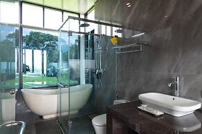 TwoSpaces Living at deRos Resort & Cafe