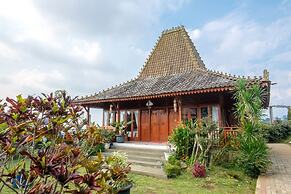 TwoSpaces Living at deRos Resort & Cafe