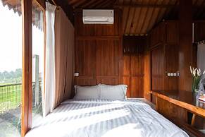 TwoSpaces Living at deRos Resort & Cafe