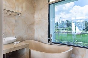 TwoSpaces Living at deRos Resort & Cafe