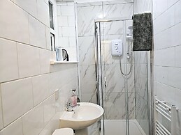 Cosy 1 Bedroom Flat Near Bridgend Town Centre