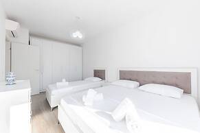 Wave Seaside Apartment