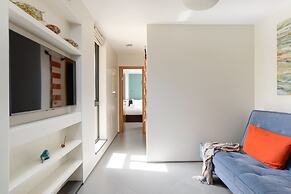 Luxury Duplex with Rooftop by FeelHome