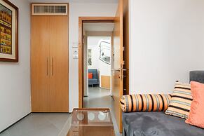 Luxury Duplex with Rooftop by FeelHome