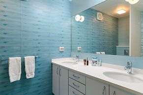 Luxury Duplex with Rooftop by FeelHome