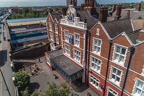 Crewe Arms Hotel