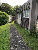 Cosy Cornish Chalet Near Coast