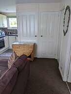 Cosy Cornish Chalet Near Coast