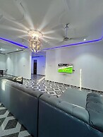 Lovely 5-bed House Getaway Duplex in Accra