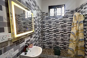 5 Bedroom House Sleeps 12 -balcony -hired Security