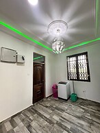 Lovely 5-bed House Getaway Duplex in Accra