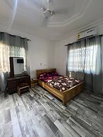 Lovely 5-bed House Getaway Duplex in Accra
