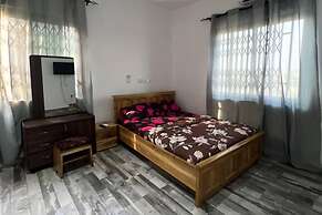 5 Bedroom House Sleeps 12 -balcony -hired Security