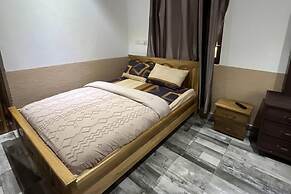 5 Bedroom House Sleeps 12 -balcony -hired Security