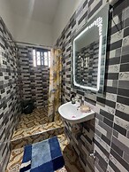 Lovely 5-bed House Getaway Duplex in Accra