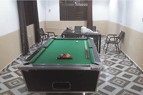 5 Bedroom House Sleeps 12 -balcony -hired Security