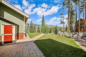 Silver Shekel Retreat 5 Bedroom Home by RedAwning