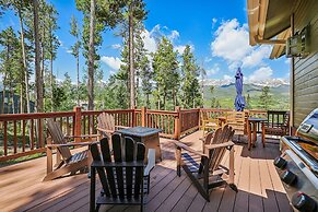 Silver Shekel Retreat 5 Bedroom Home by RedAwning