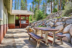 Silver Shekel Retreat 5 Bedroom Home by RedAwning