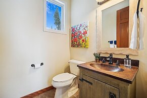 Silver Shekel Retreat 5 Bedroom Home by RedAwning