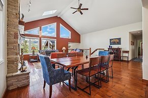 Silver Shekel Retreat 5 Bedroom Home by RedAwning