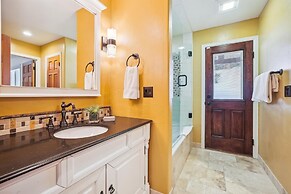 Silver Shekel Retreat 5 Bedroom Home by RedAwning