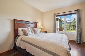 Silver Shekel Retreat 5 Bedroom Home by RedAwning