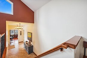 Silver Shekel Retreat 5 Bedroom Home by RedAwning