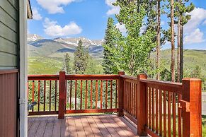 Silver Shekel Retreat 5 Bedroom Home by RedAwning