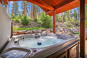 Silver Shekel Retreat 5 Bedroom Home by RedAwning