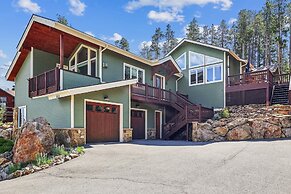 Silver Shekel Retreat 5 Bedroom Home by RedAwning