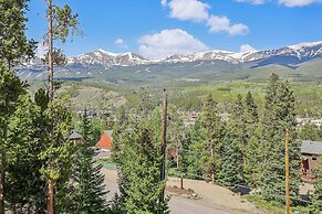 Silver Shekel Retreat 5 Bedroom Home by RedAwning