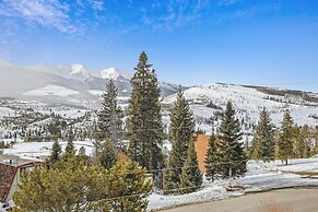 Silver Shekel Retreat 5 Bedroom Home by RedAwning