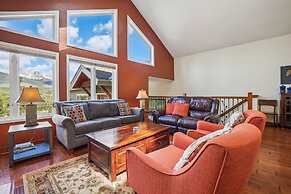 Silver Shekel Retreat 5 Bedroom Home by RedAwning