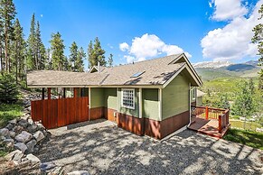 Silver Shekel Retreat 5 Bedroom Home by RedAwning